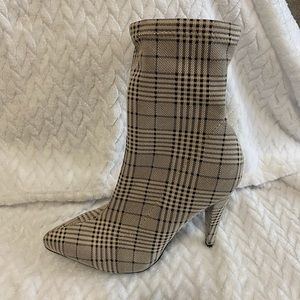 Ann Marie plaid boots